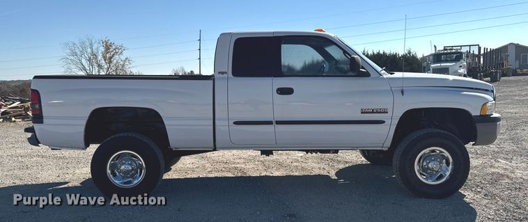 image for item ED1559 2002 Dodge Ram 2500 Quad Cab pickup truck
