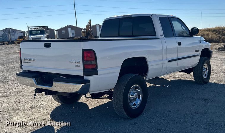 image for item ED1559 2002 Dodge Ram 2500 Quad Cab pickup truck