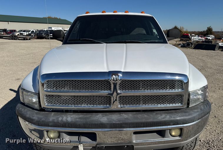 image for item ED1559 2002 Dodge Ram 2500 Quad Cab pickup truck