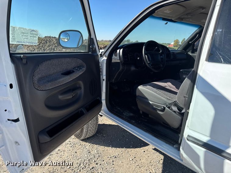 image for item ED1559 2002 Dodge Ram 2500 Quad Cab pickup truck