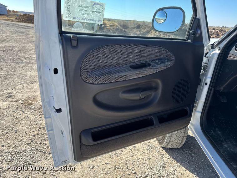 image for item ED1559 2002 Dodge Ram 2500 Quad Cab pickup truck