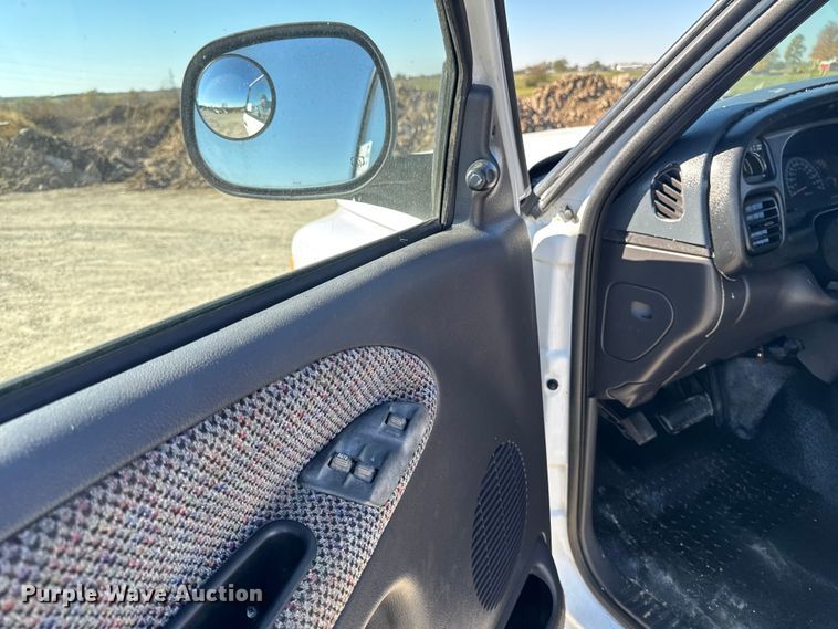 image for item ED1559 2002 Dodge Ram 2500 Quad Cab pickup truck