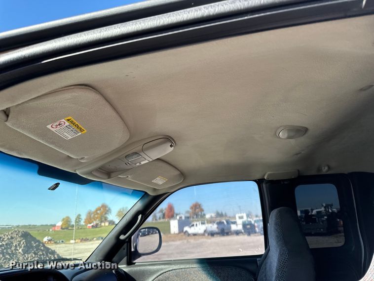 image for item ED1559 2002 Dodge Ram 2500 Quad Cab pickup truck