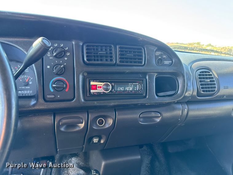 image for item ED1559 2002 Dodge Ram 2500 Quad Cab pickup truck