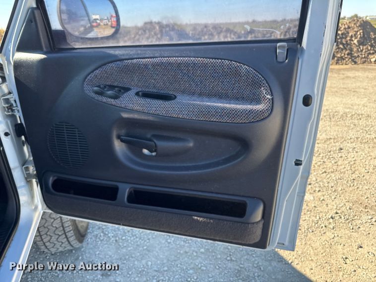 image for item ED1559 2002 Dodge Ram 2500 Quad Cab pickup truck