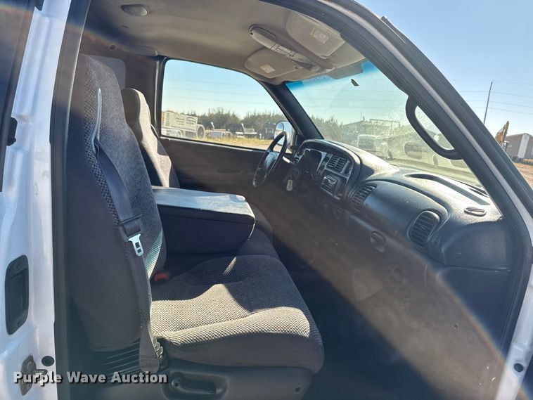 image for item ED1559 2002 Dodge Ram 2500 Quad Cab pickup truck