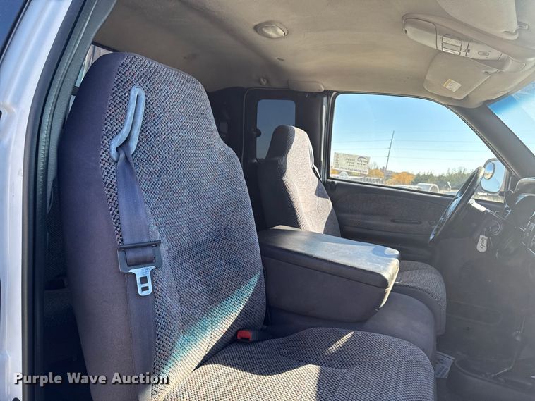 image for item ED1559 2002 Dodge Ram 2500 Quad Cab pickup truck