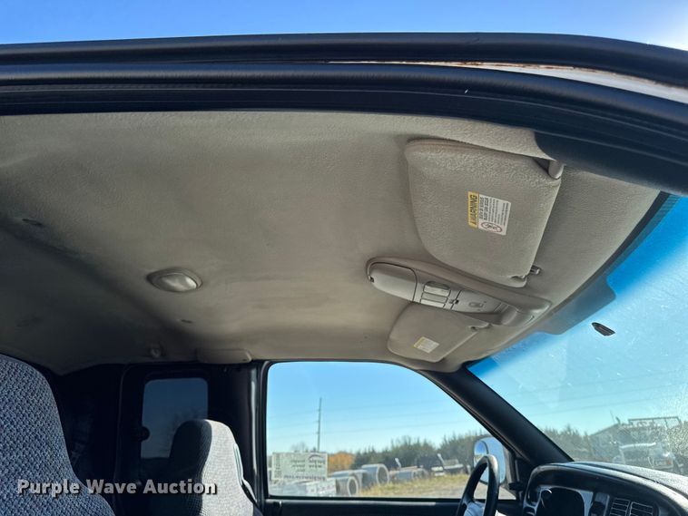 image for item ED1559 2002 Dodge Ram 2500 Quad Cab pickup truck