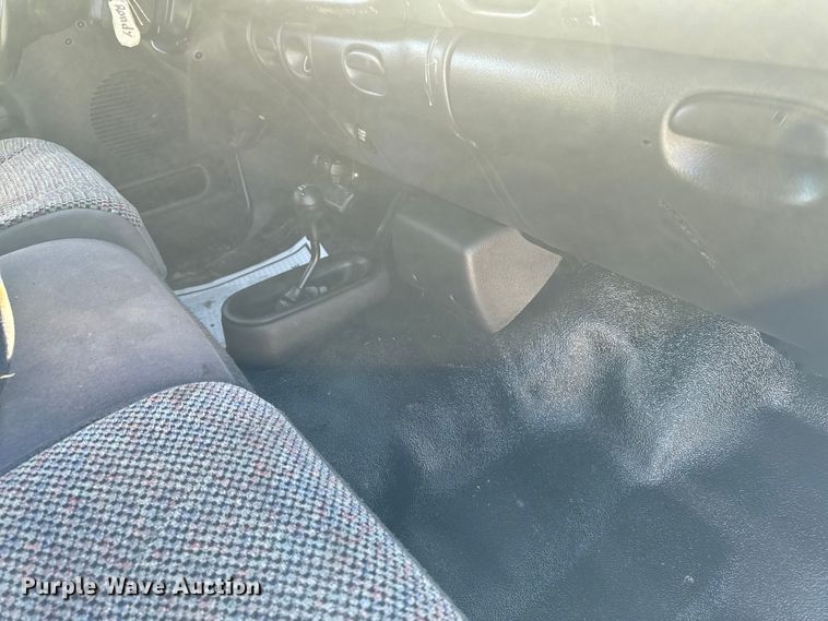 image for item ED1559 2002 Dodge Ram 2500 Quad Cab pickup truck