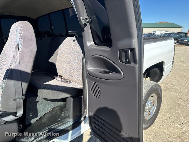 image for item ED1559 2002 Dodge Ram 2500 Quad Cab pickup truck