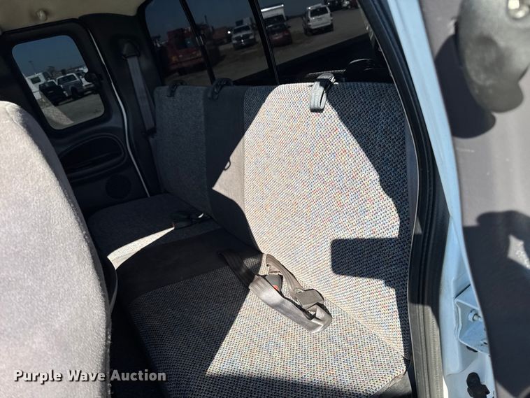 image for item ED1559 2002 Dodge Ram 2500 Quad Cab pickup truck