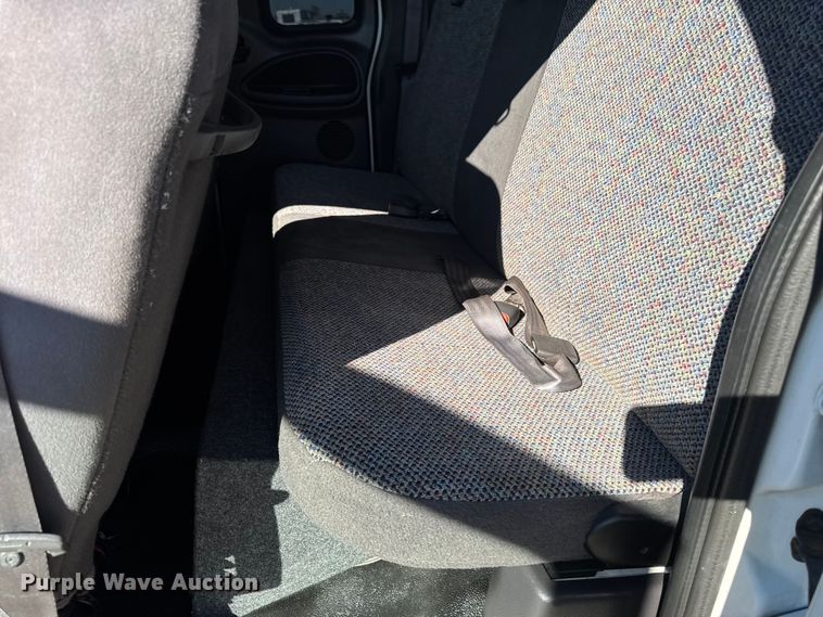 image for item ED1559 2002 Dodge Ram 2500 Quad Cab pickup truck