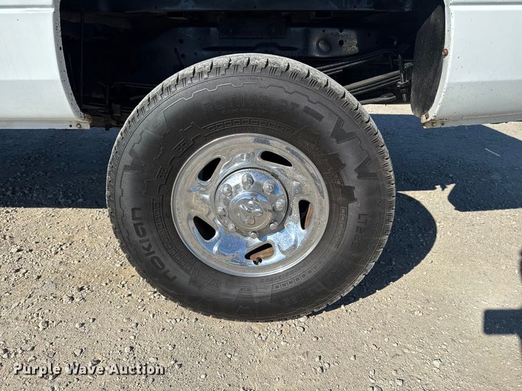 image for item ED1559 2002 Dodge Ram 2500 Quad Cab pickup truck