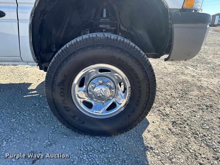 image for item ED1559 2002 Dodge Ram 2500 Quad Cab pickup truck