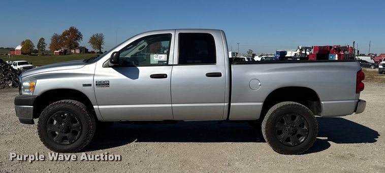 image for item ED1560 2009 Dodge Ram 2500 Quad Cab pickup truck