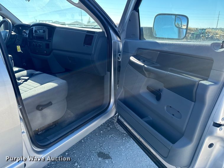 image for item ED1560 2009 Dodge Ram 2500 Quad Cab pickup truck