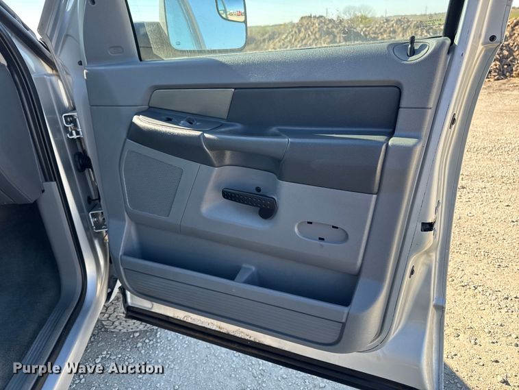 image for item ED1560 2009 Dodge Ram 2500 Quad Cab pickup truck