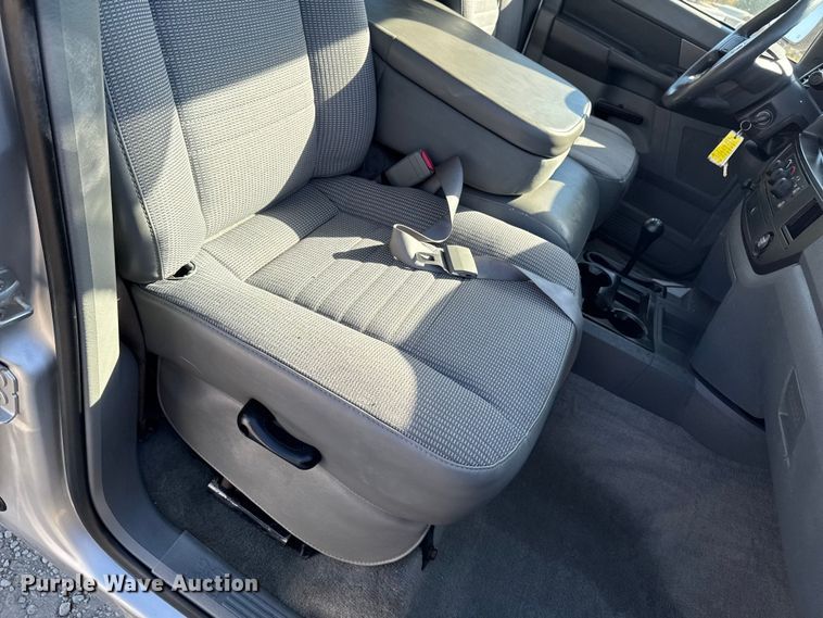 image for item ED1560 2009 Dodge Ram 2500 Quad Cab pickup truck