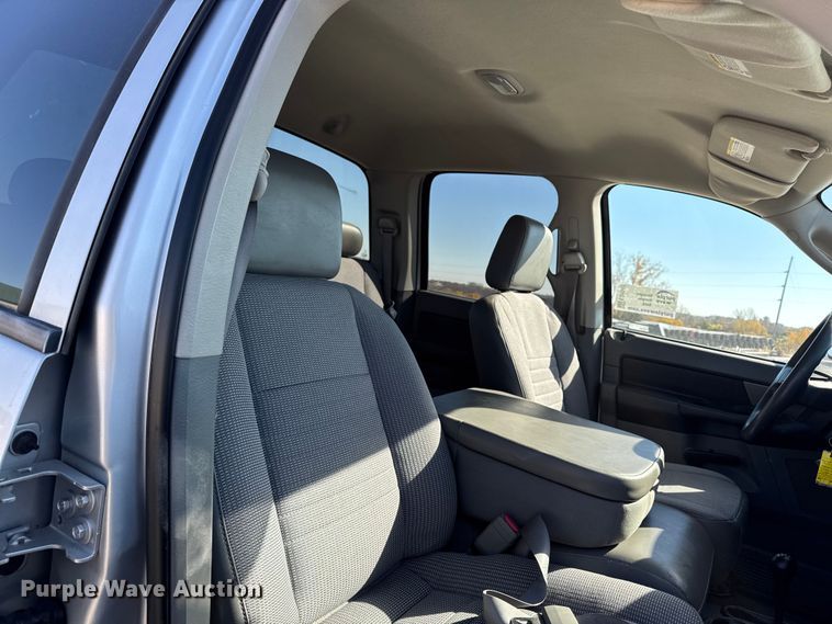 image for item ED1560 2009 Dodge Ram 2500 Quad Cab pickup truck