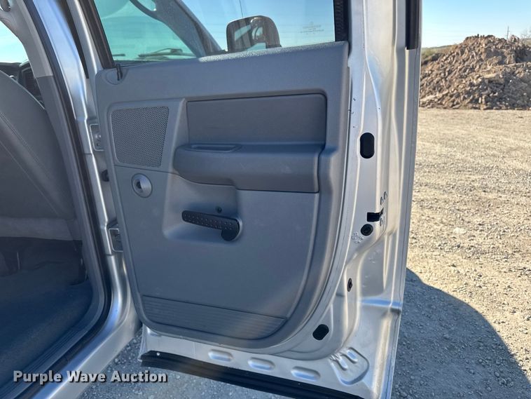 image for item ED1560 2009 Dodge Ram 2500 Quad Cab pickup truck