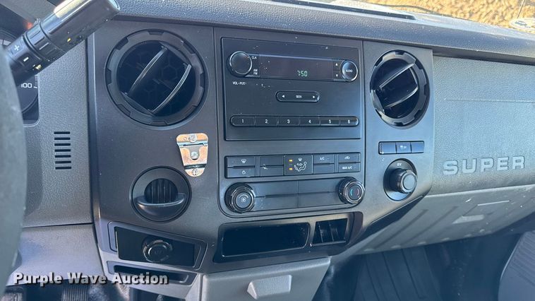 image for item ED1561 2011 Ford F250 Super Duty Crew Cab pickup truck