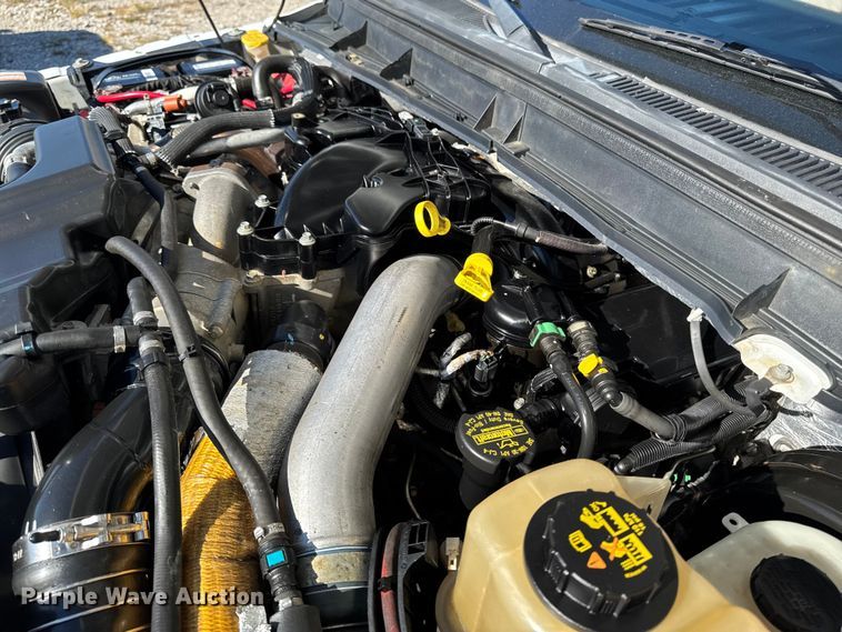 image for item ED1561 2011 Ford F250 Super Duty Crew Cab pickup truck