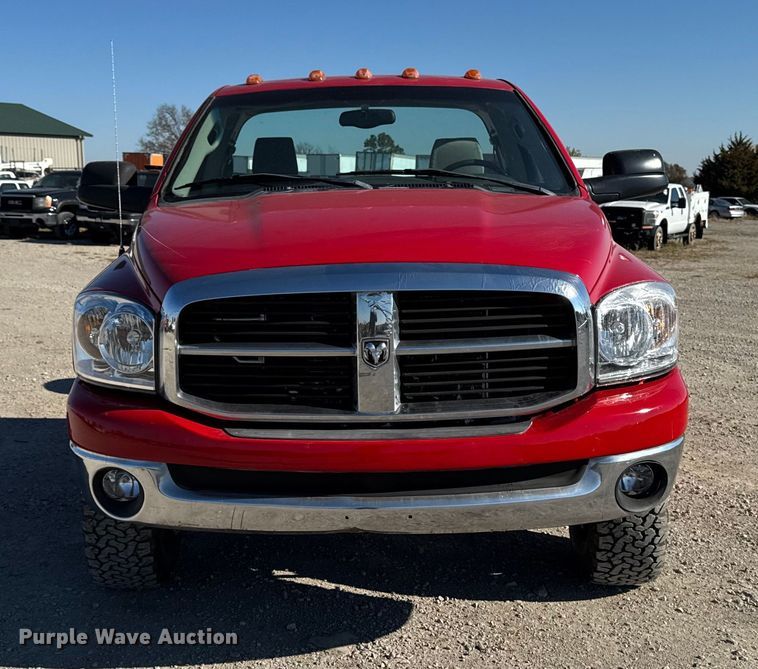 image for item ED1562 2007 Dodge Ram 3500 pickup truck cab and chassis