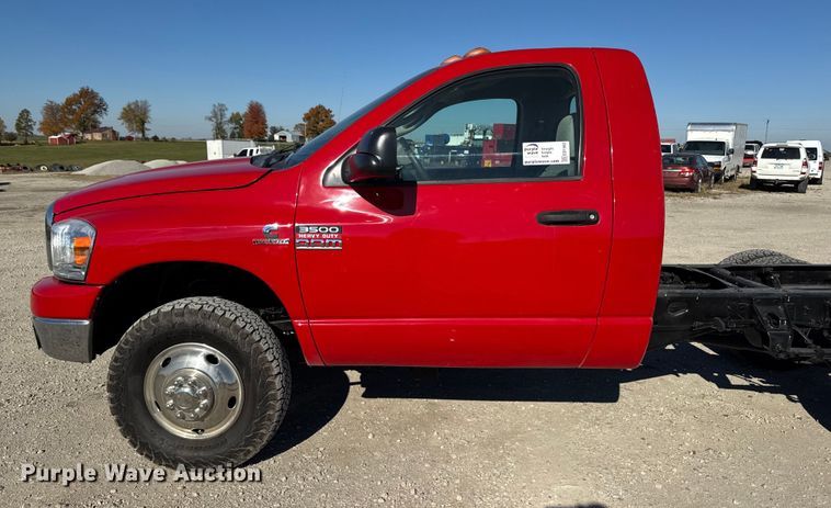 image for item ED1562 2007 Dodge Ram 3500 pickup truck cab and chassis