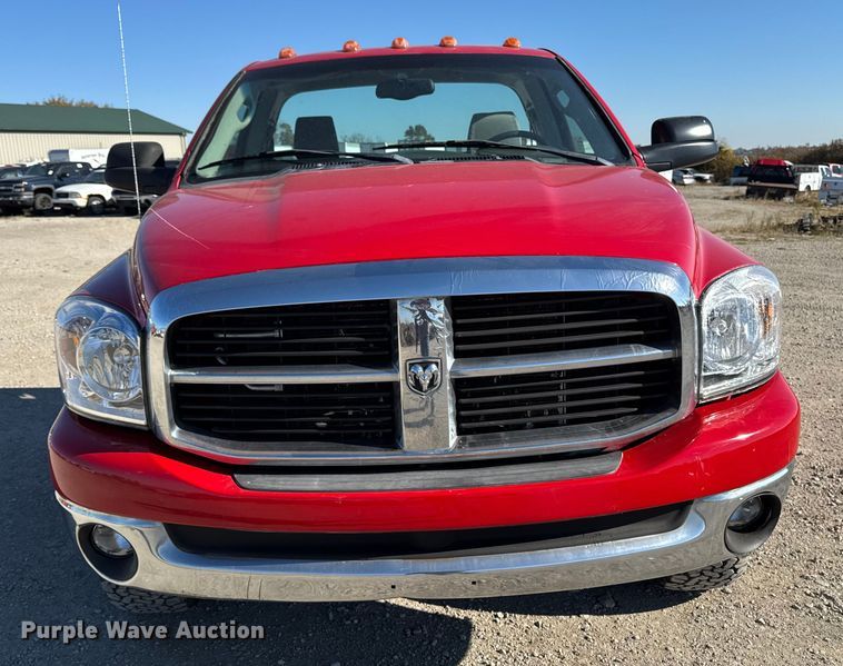 image for item ED1562 2007 Dodge Ram 3500 pickup truck cab and chassis