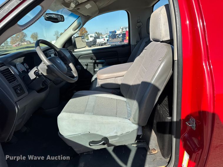 image for item ED1562 2007 Dodge Ram 3500 pickup truck cab and chassis