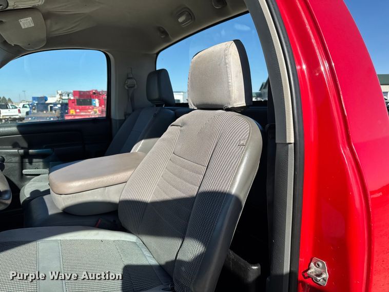 image for item ED1562 2007 Dodge Ram 3500 pickup truck cab and chassis