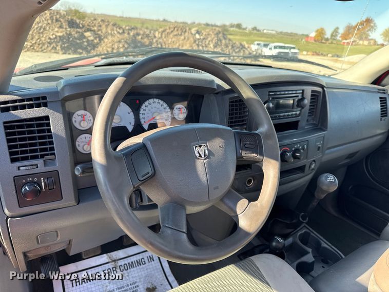 image for item ED1562 2007 Dodge Ram 3500 pickup truck cab and chassis