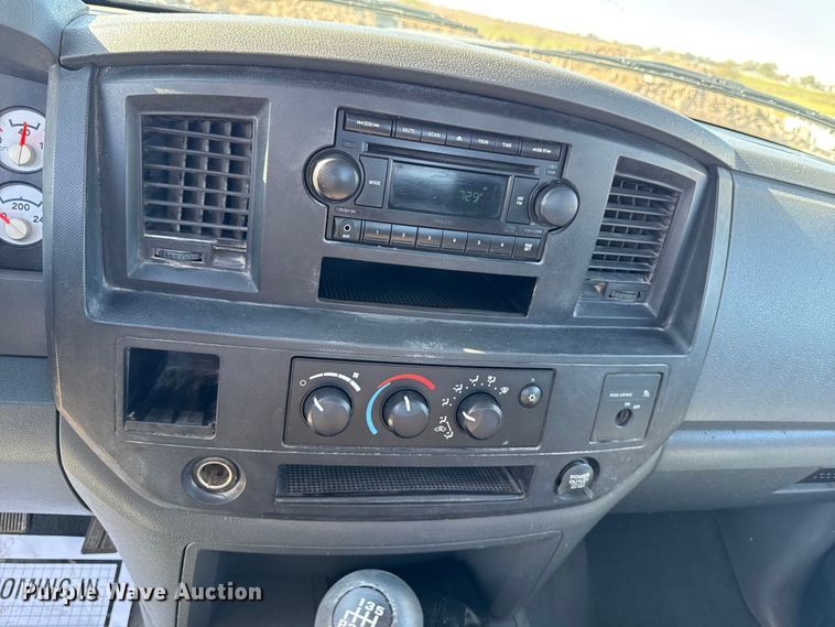 image for item ED1562 2007 Dodge Ram 3500 pickup truck cab and chassis