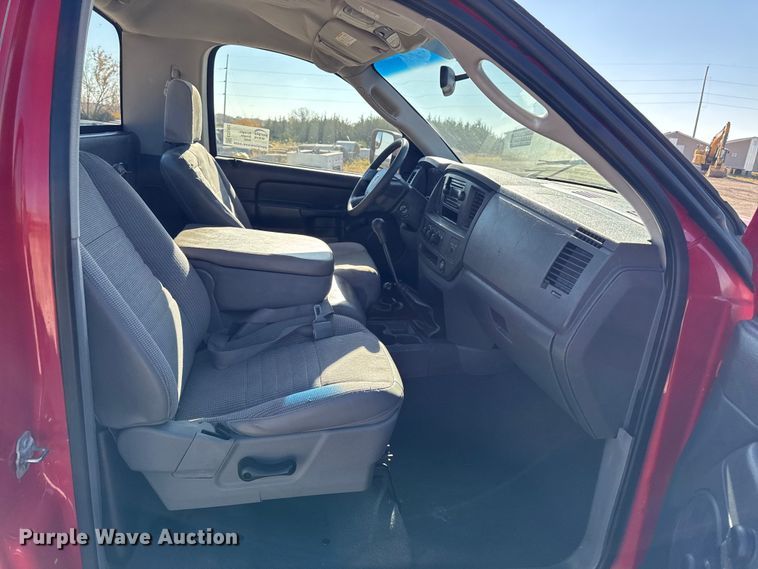 image for item ED1562 2007 Dodge Ram 3500 pickup truck cab and chassis