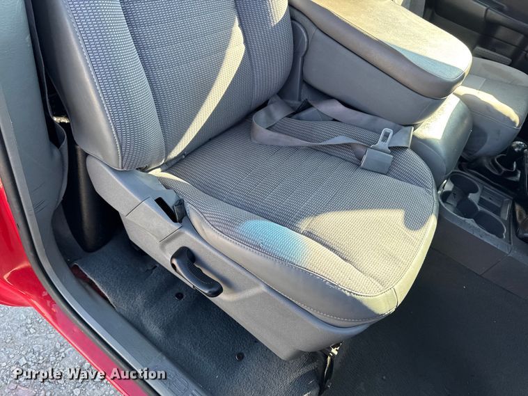 image for item ED1562 2007 Dodge Ram 3500 pickup truck cab and chassis