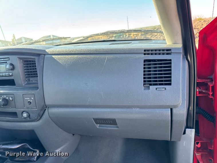 image for item ED1562 2007 Dodge Ram 3500 pickup truck cab and chassis