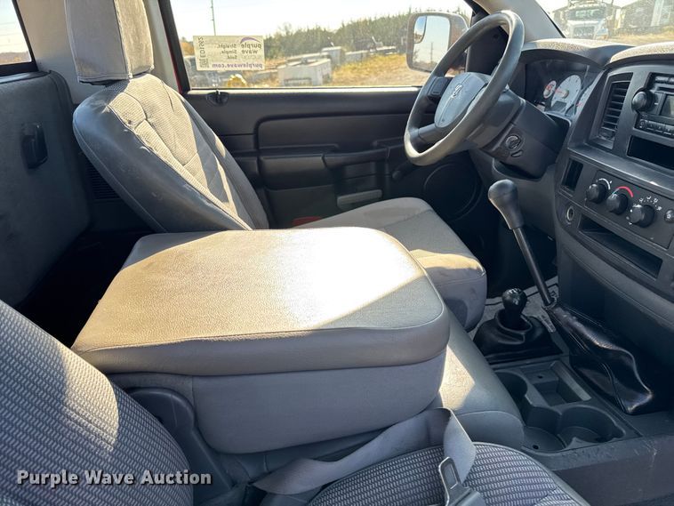 image for item ED1562 2007 Dodge Ram 3500 pickup truck cab and chassis