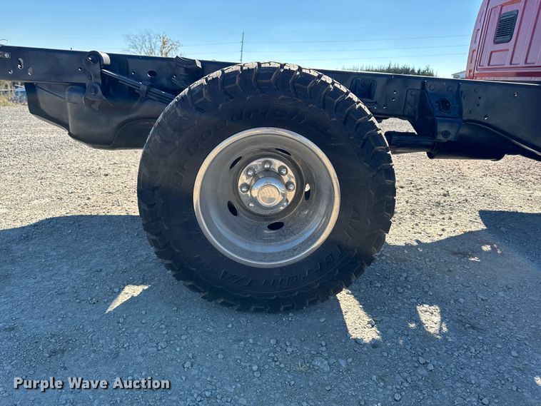 image for item ED1562 2007 Dodge Ram 3500 pickup truck cab and chassis