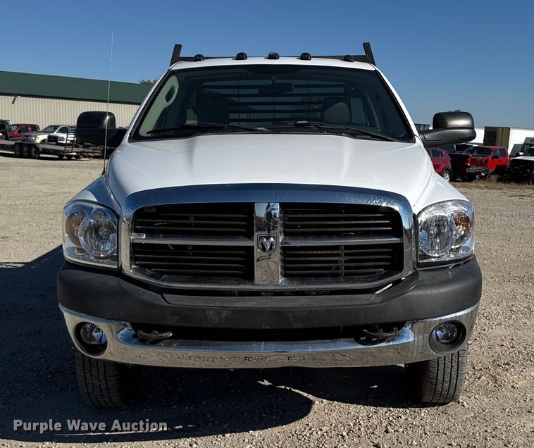 image for item ED1563 2007 Dodge Ram 3500 flatbed pickup truck
