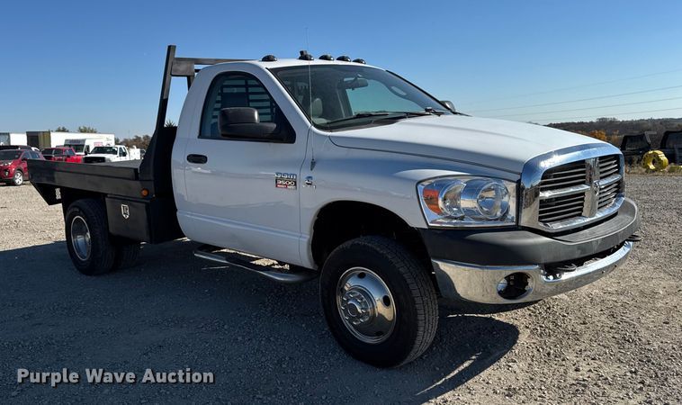 image for item ED1563 2007 Dodge Ram 3500 flatbed pickup truck
