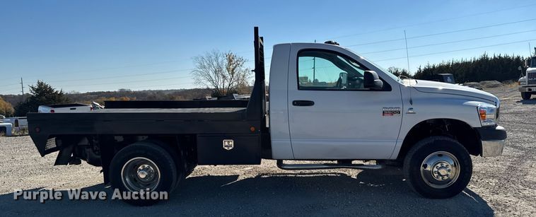 image for item ED1563 2007 Dodge Ram 3500 flatbed pickup truck