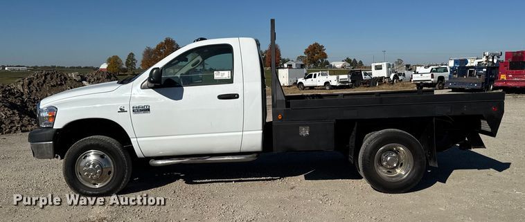 image for item ED1563 2007 Dodge Ram 3500 flatbed pickup truck