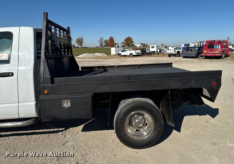 image for item ED1563 2007 Dodge Ram 3500 flatbed pickup truck