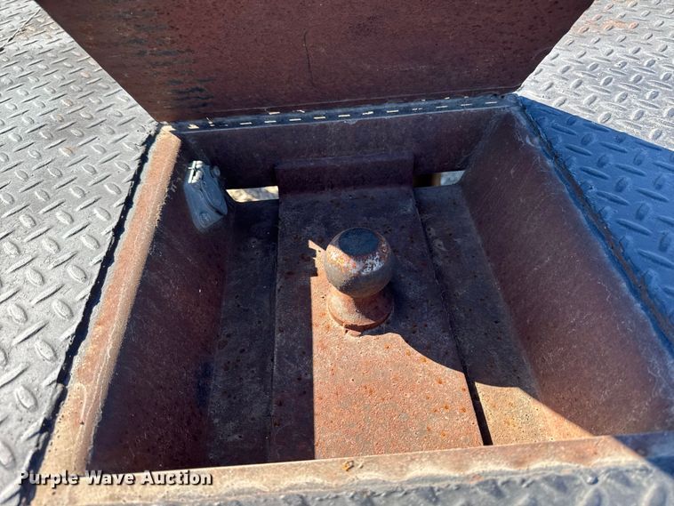 image for item ED1563 2007 Dodge Ram 3500 flatbed pickup truck