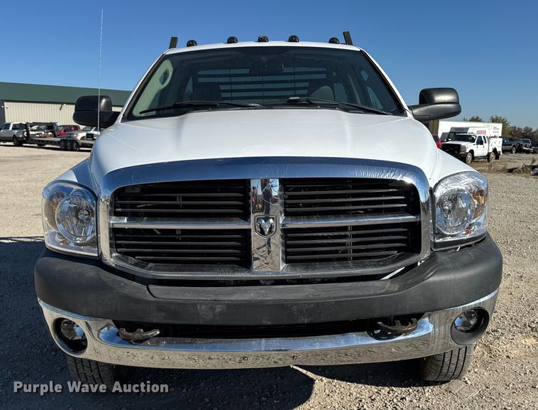 image for item ED1563 2007 Dodge Ram 3500 flatbed pickup truck