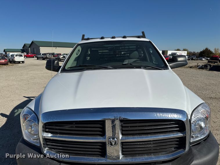 image for item ED1563 2007 Dodge Ram 3500 flatbed pickup truck