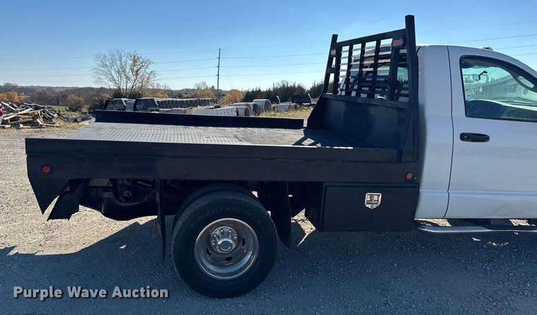 image for item ED1563 2007 Dodge Ram 3500 flatbed pickup truck