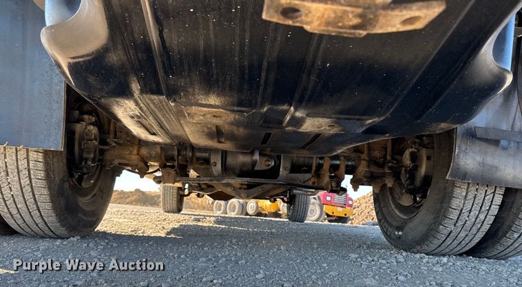 image for item ED1563 2007 Dodge Ram 3500 flatbed pickup truck