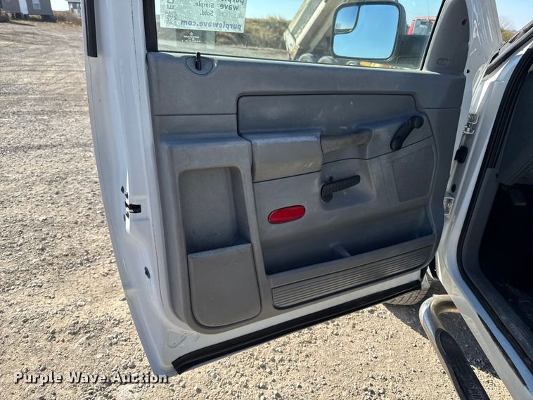 image for item ED1563 2007 Dodge Ram 3500 flatbed pickup truck