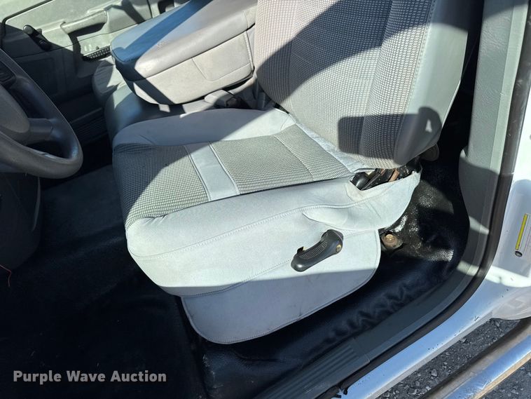 image for item ED1563 2007 Dodge Ram 3500 flatbed pickup truck